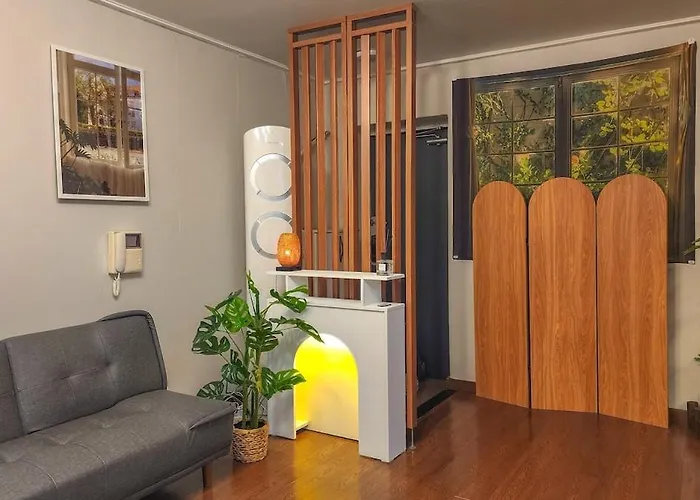 Apartment 애플, Hongdae Yeontral Park