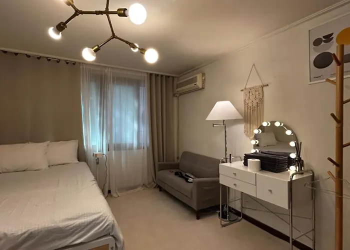 Apartment 애플, Hongdae Yeontral Park