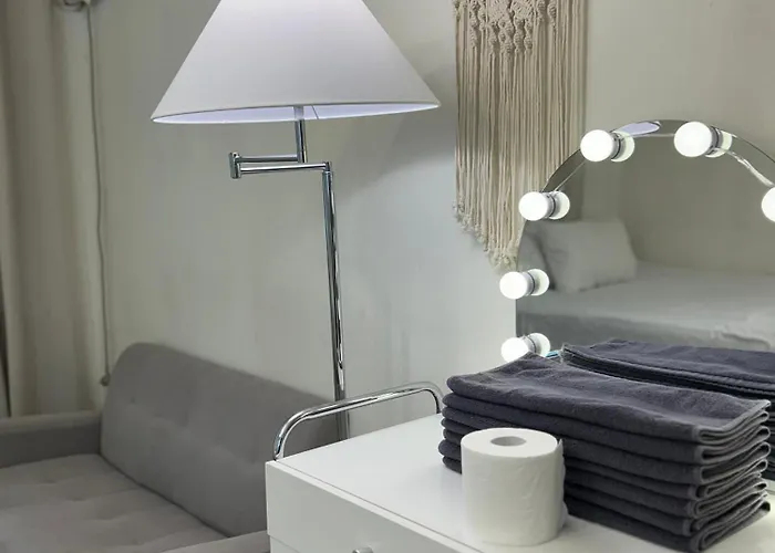 Apartment 애플, Hongdae Yeontral Park *